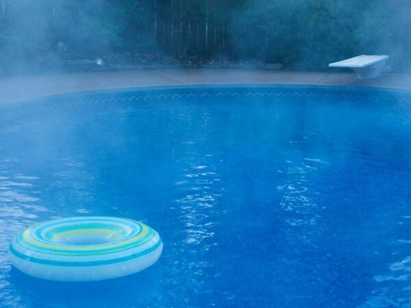 Heat Pump or Solar Pool Heating – The Pros and Cons